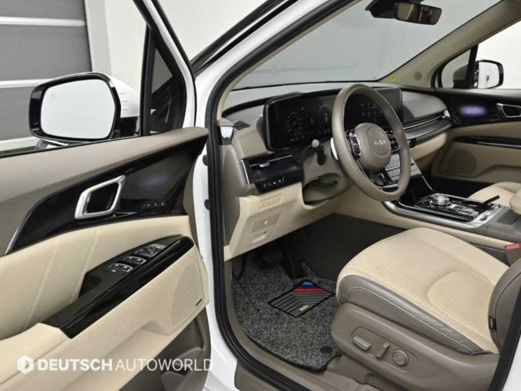 KIA Carnival - Vista 11