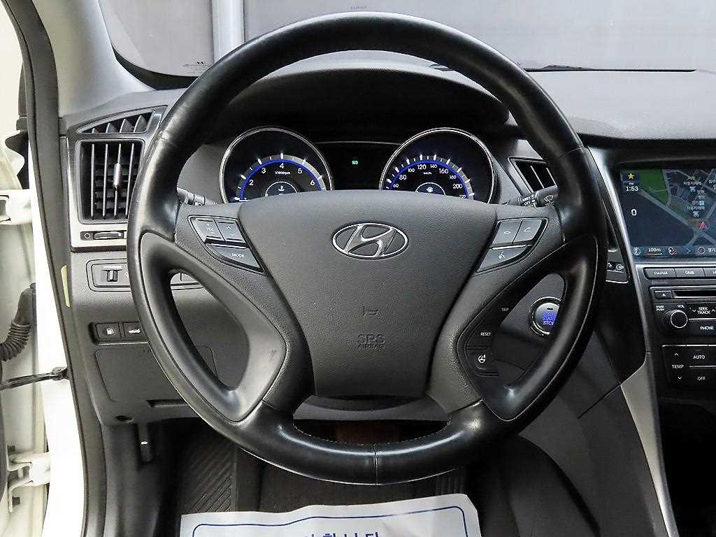 HYUNDAI Sonata - Vista 9
