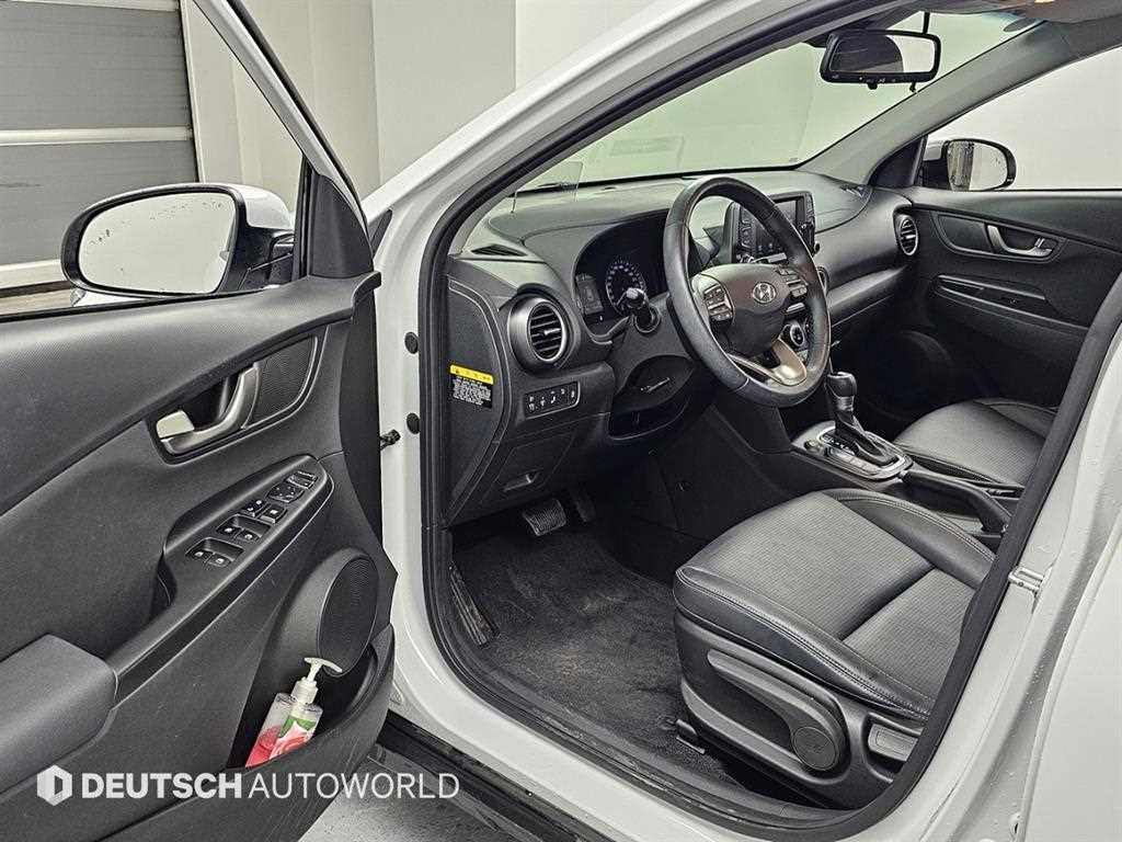 HYUNDAI Kona - Vista 11