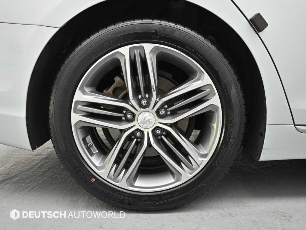 HYUNDAI Grandeur - Vista 5