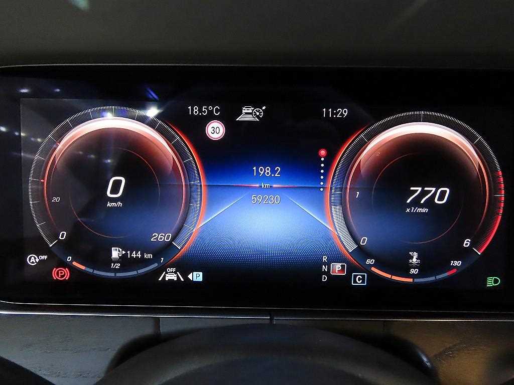 Mercedes Benz E class - Vista 9