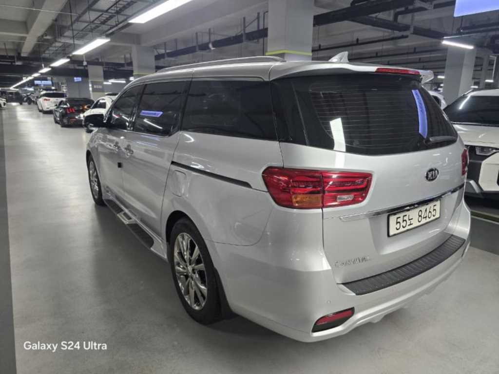 KIA Carnival - Vista 4