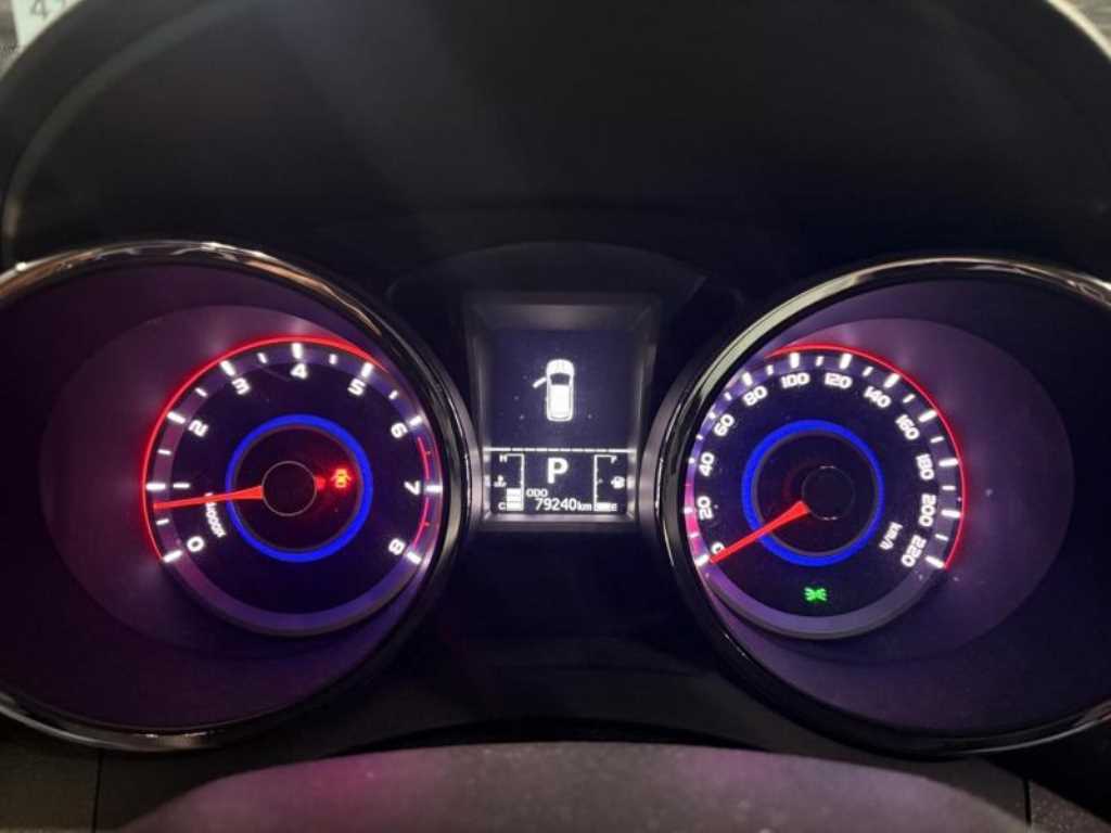 Ssangyong Tivoli - Vista 9