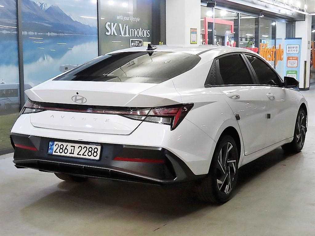 HYUNDAI Avante - Vista 4