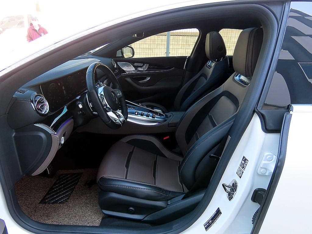 Mercedes Benz AMG GT - Vista 5