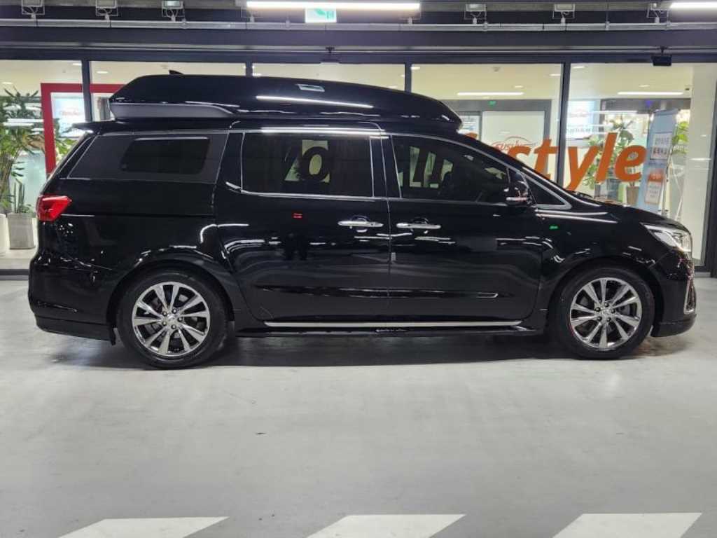 KIA Carnival - Vista 3