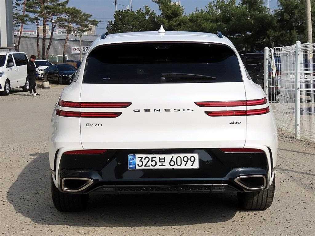 Genesis GV70 - Vista 4