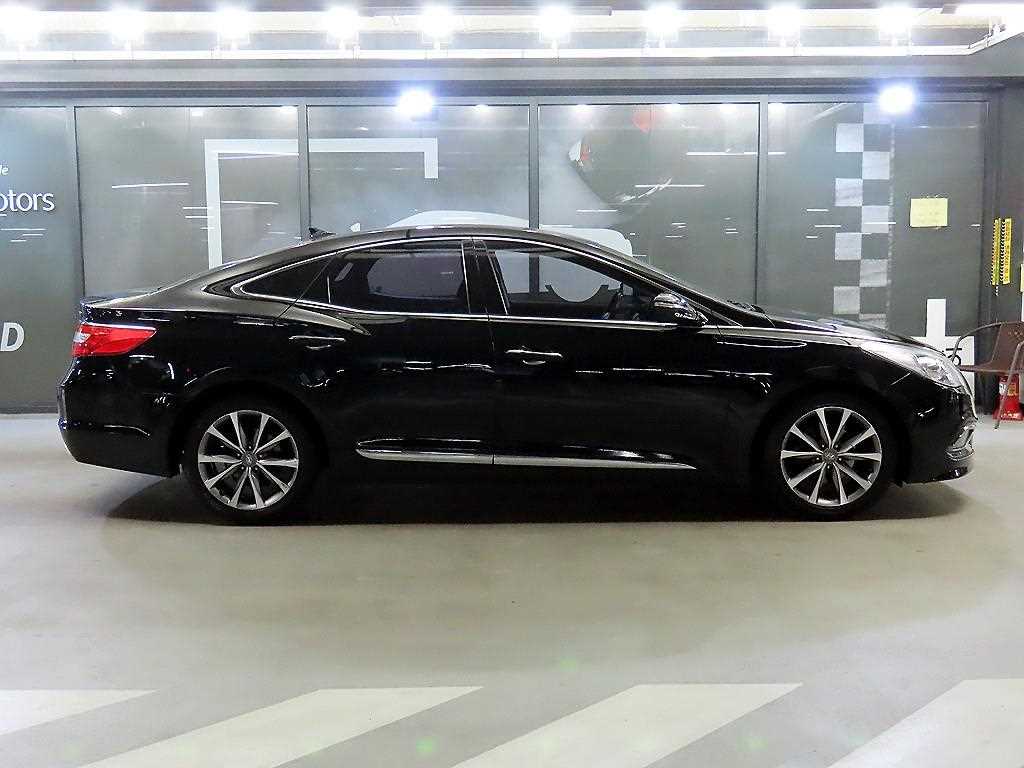 HYUNDAI Grandeur - Vista 3