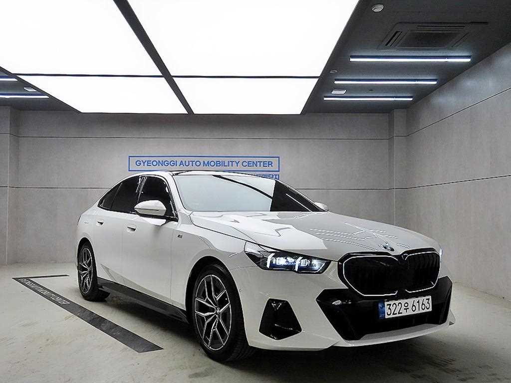 BMW 5 Series 2024 Blanco - Importación desde Corea - HF Imports Iquique - Foto 1