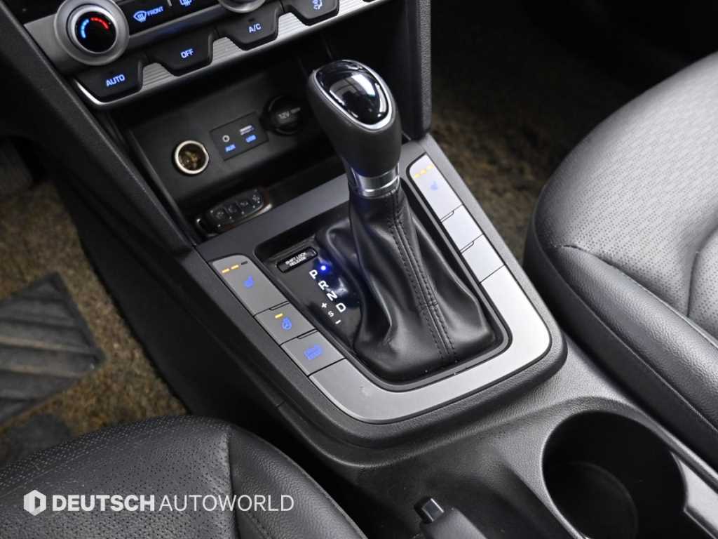 HYUNDAI Avante - Vista 9