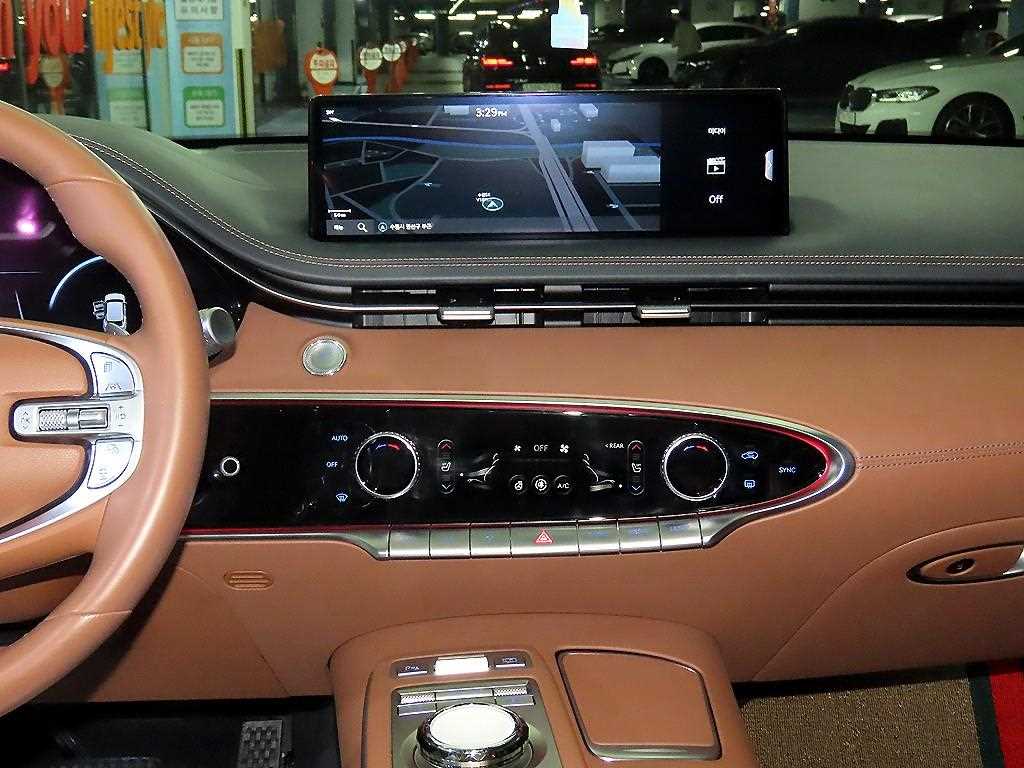 Genesis GV70 - Vista 11