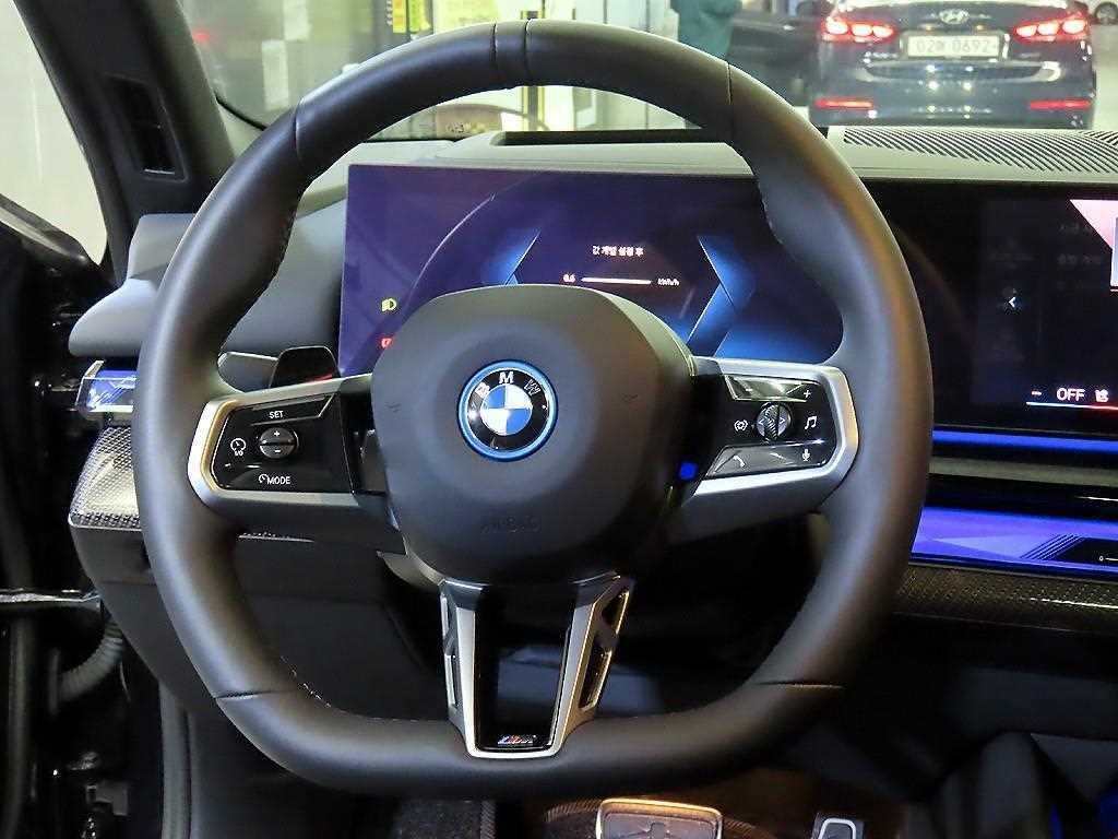 BMW i5 - Vista 8