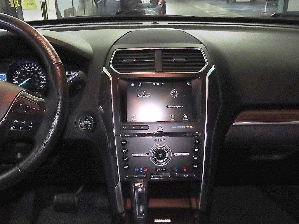 Ford Explorer - Vista 11
