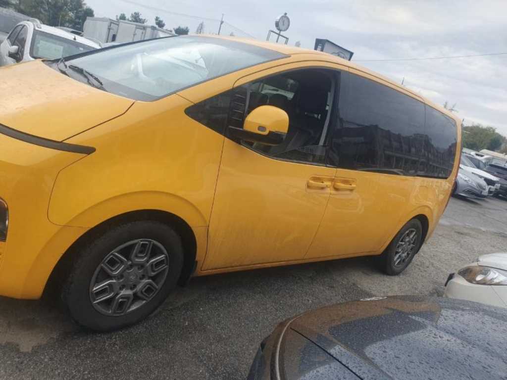 HYUNDAI Staria - Vista 3