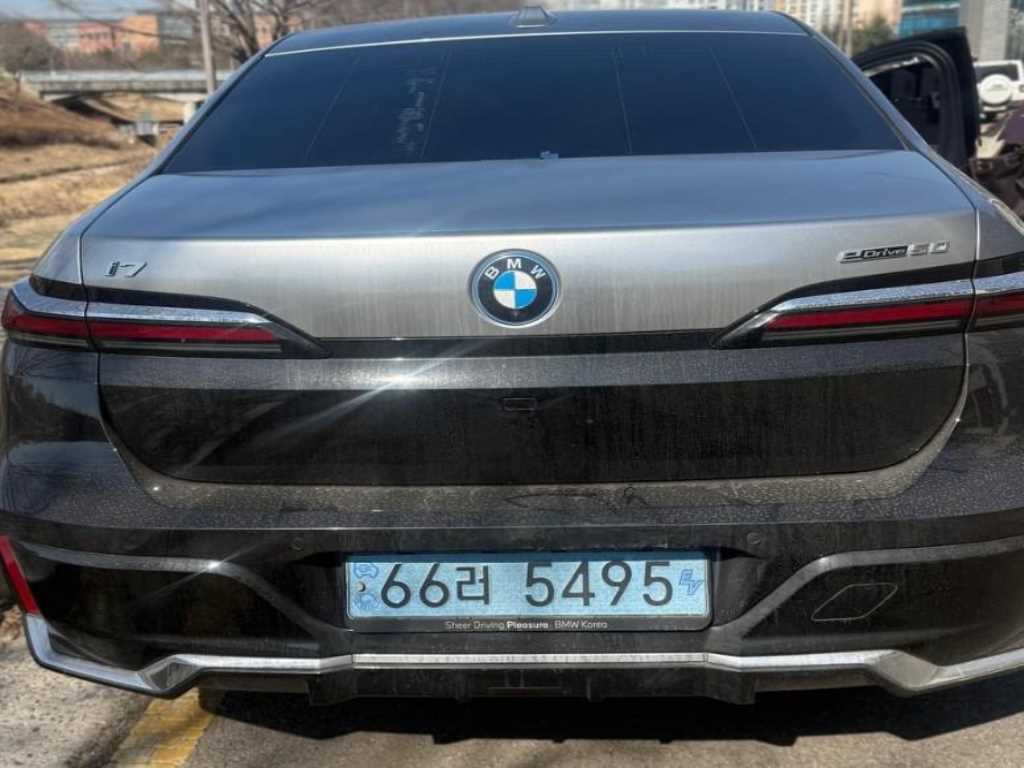 BMW i7 - Vista 4