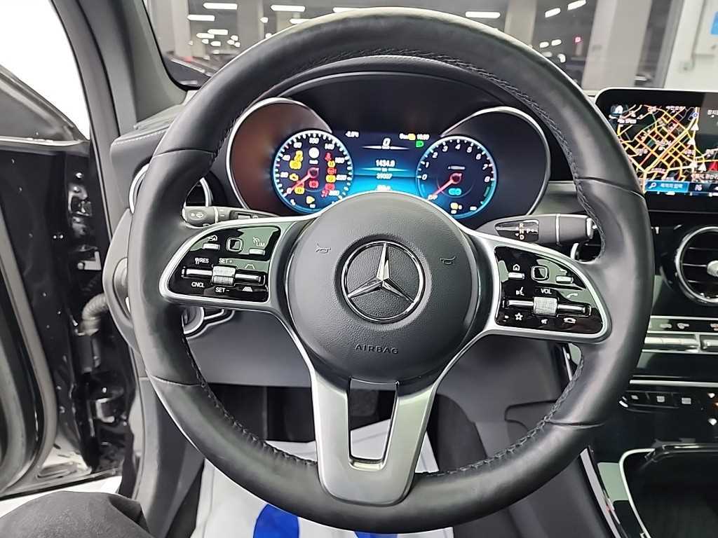Mercedes Benz GLC Class - Vista 9
