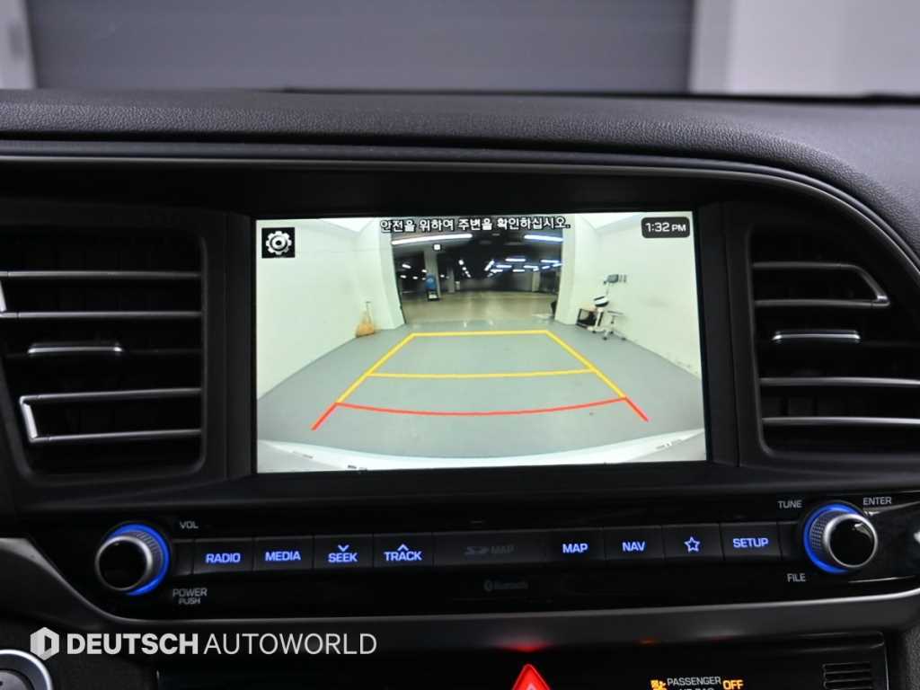 HYUNDAI Avante 2019 Blanco - Importación desde Corea - HF Imports Iquique - Foto 15