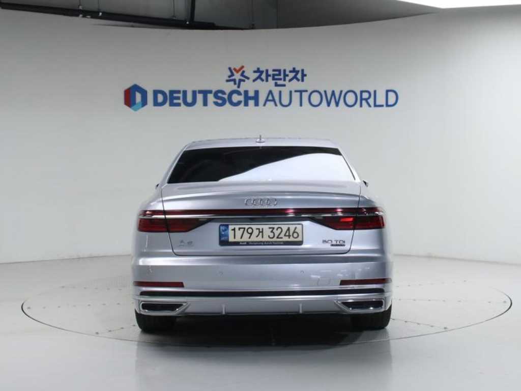 Audi A8 - Vista 4