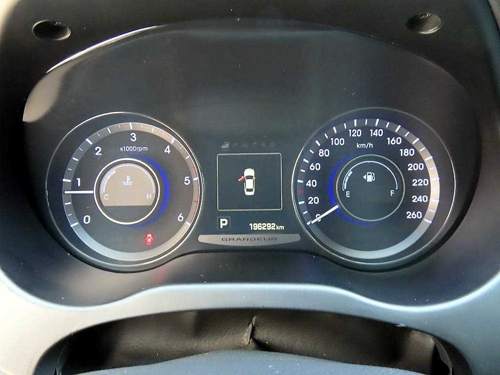 HYUNDAI Grandeur - Vista 9