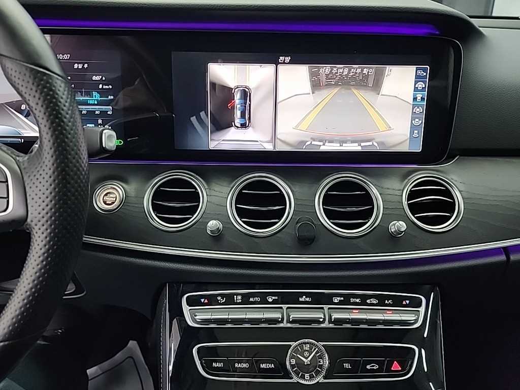 Mercedes Benz E class - Vista 10