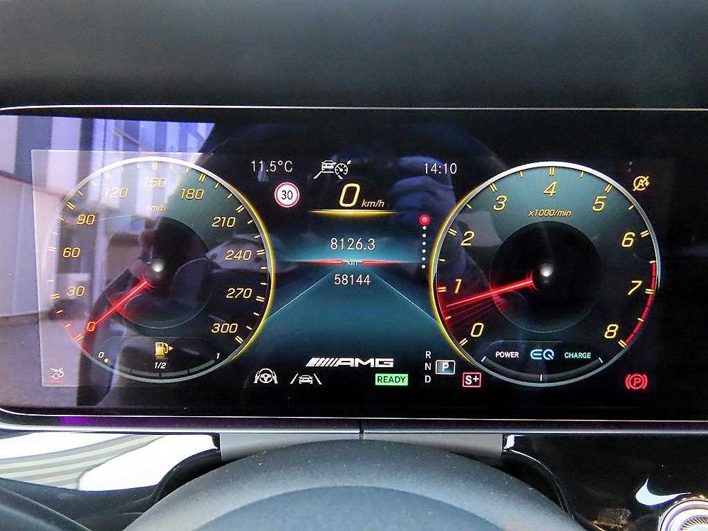 Mercedes Benz AMG GT - Vista 9