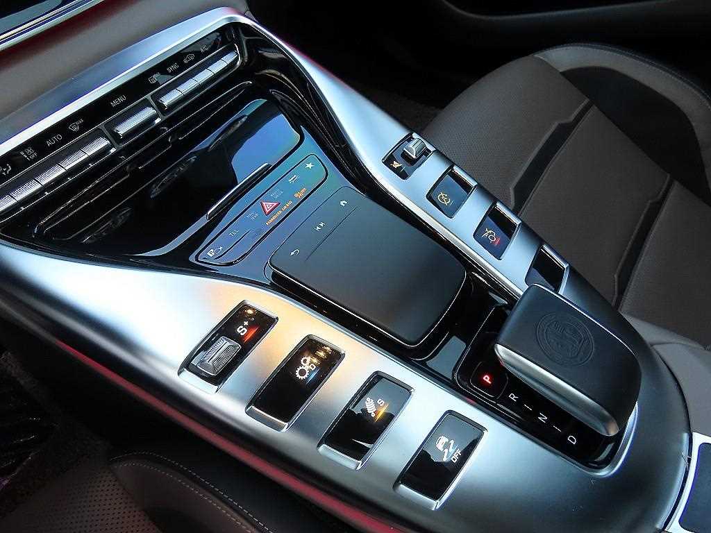 Mercedes Benz AMG GT - Vista 11