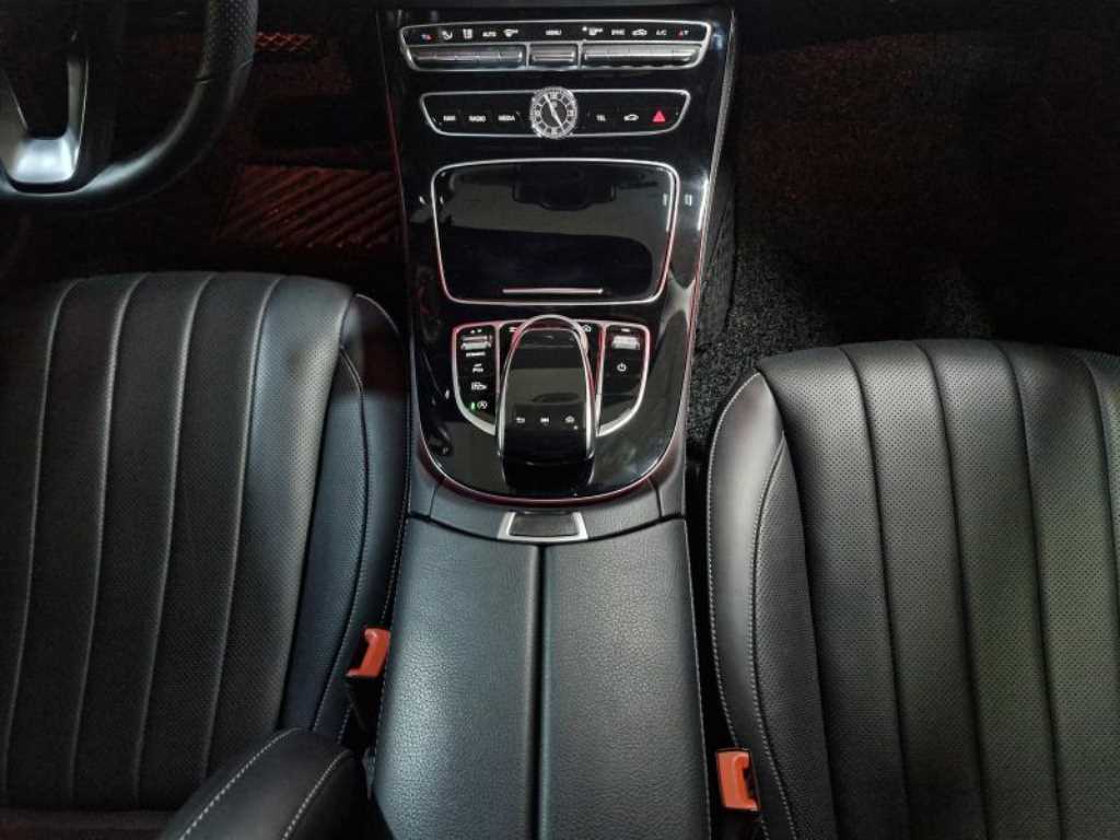 Mercedes Benz E class - Vista 11