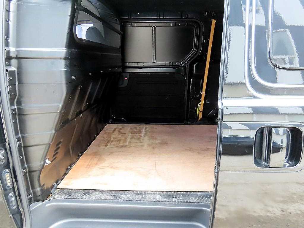 HYUNDAI Starex - Vista 6