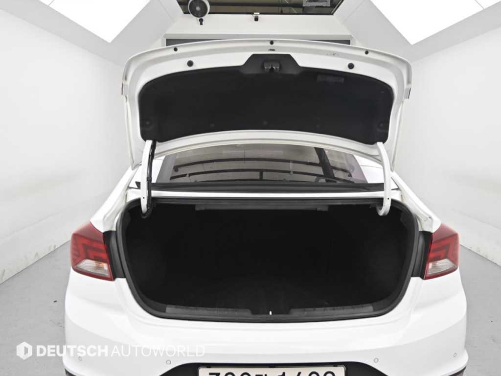 HYUNDAI Avante 2019 Blanco - Importación desde Corea - HF Imports Iquique - Foto 19