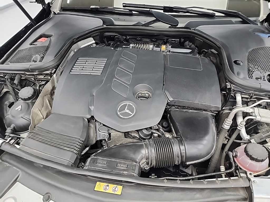Mercedes Benz CLS Class - Vista 5