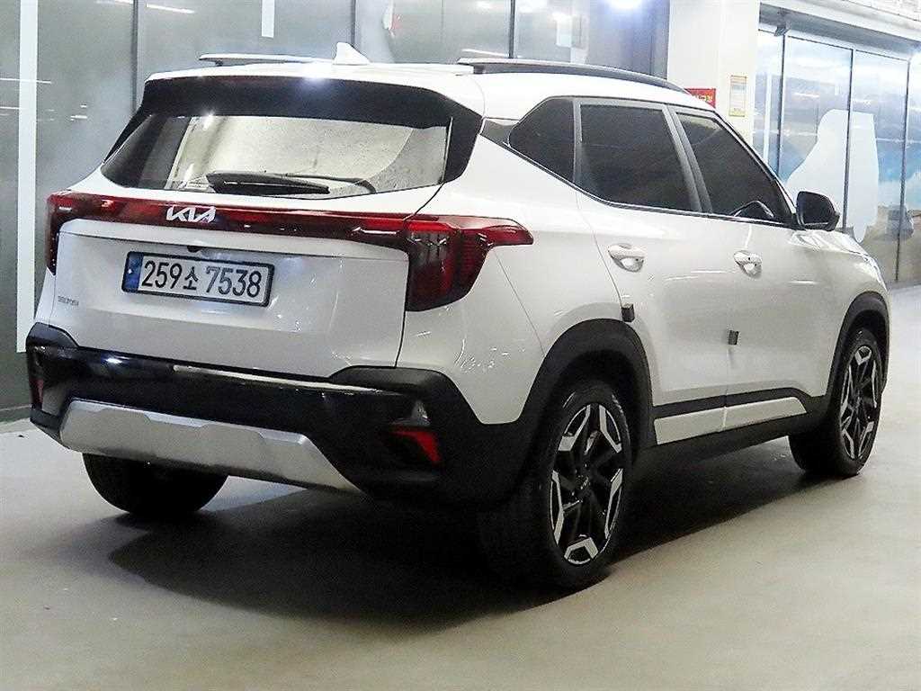 KIA Seltos - Vista 4