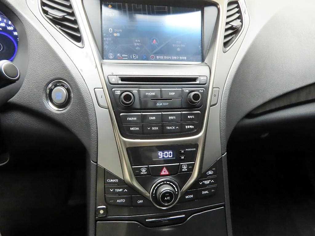 HYUNDAI Grandeur - Vista 10