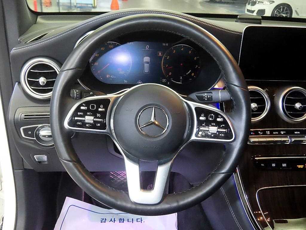 Mercedes Benz GLC Class - Vista 8