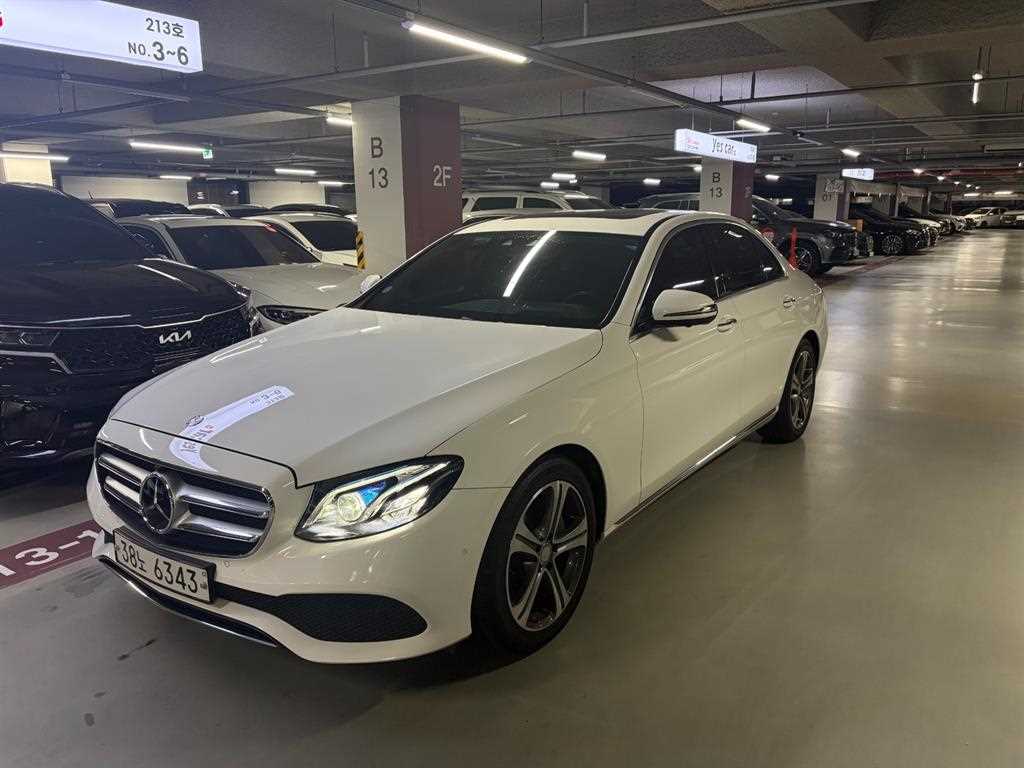 Mercedes Benz E class - Vista 2