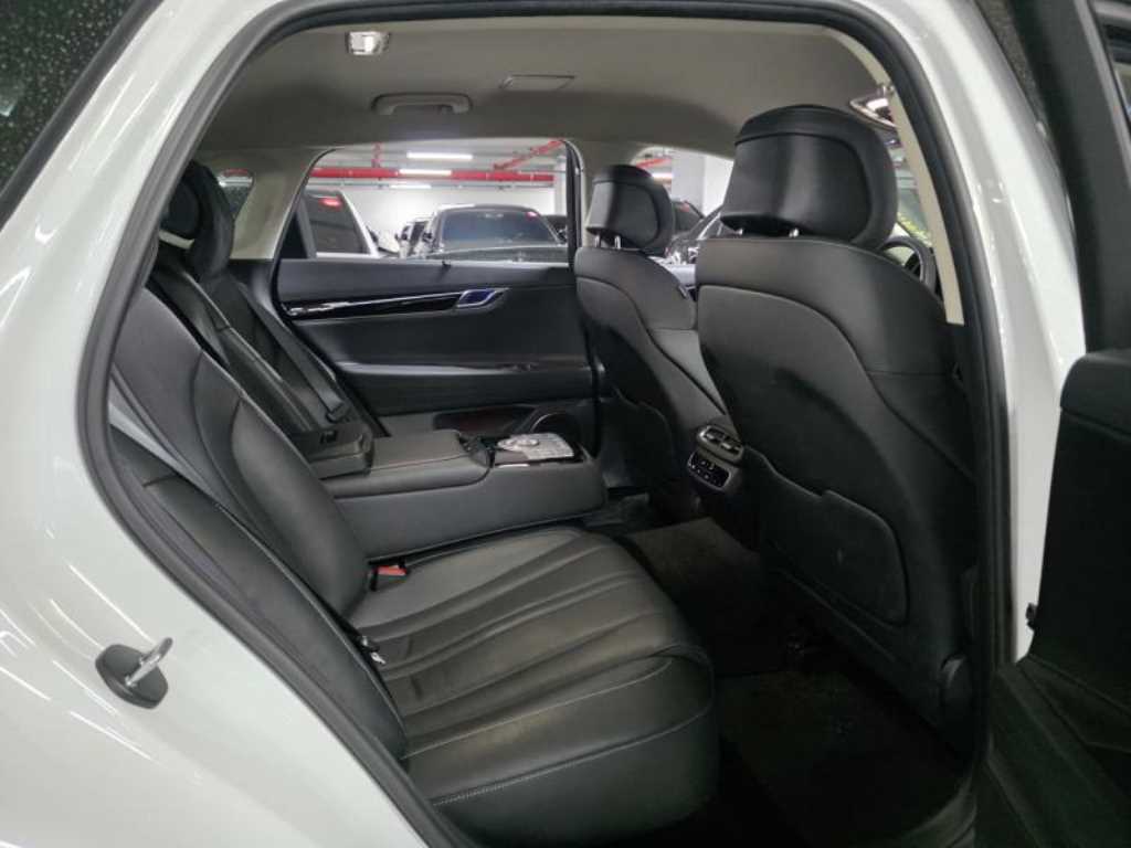 Genesis G80 - Vista 9