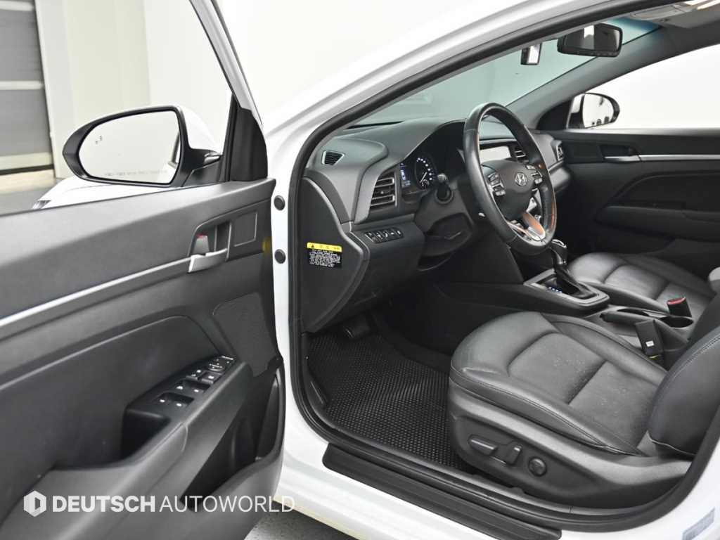 HYUNDAI Avante - Vista 11