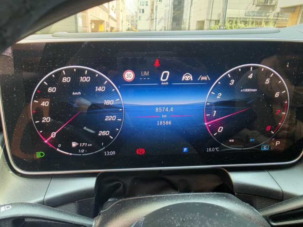 Mercedes Benz GLC Class - Vista 5