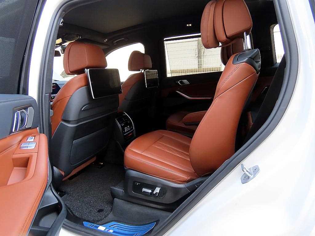 BMW X7 - Vista 6