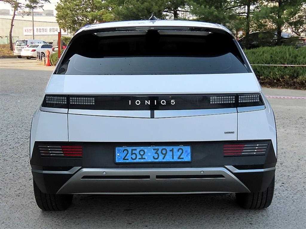 HYUNDAI Ioniq 5 - Vista 4