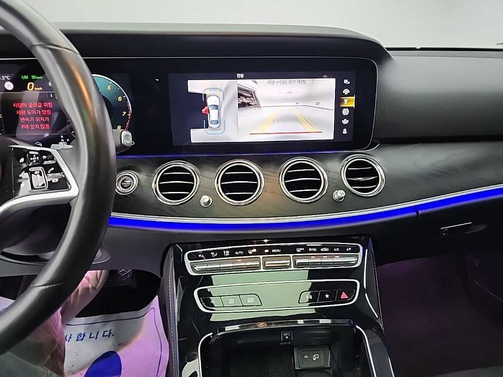 Mercedes Benz E class - Vista 10