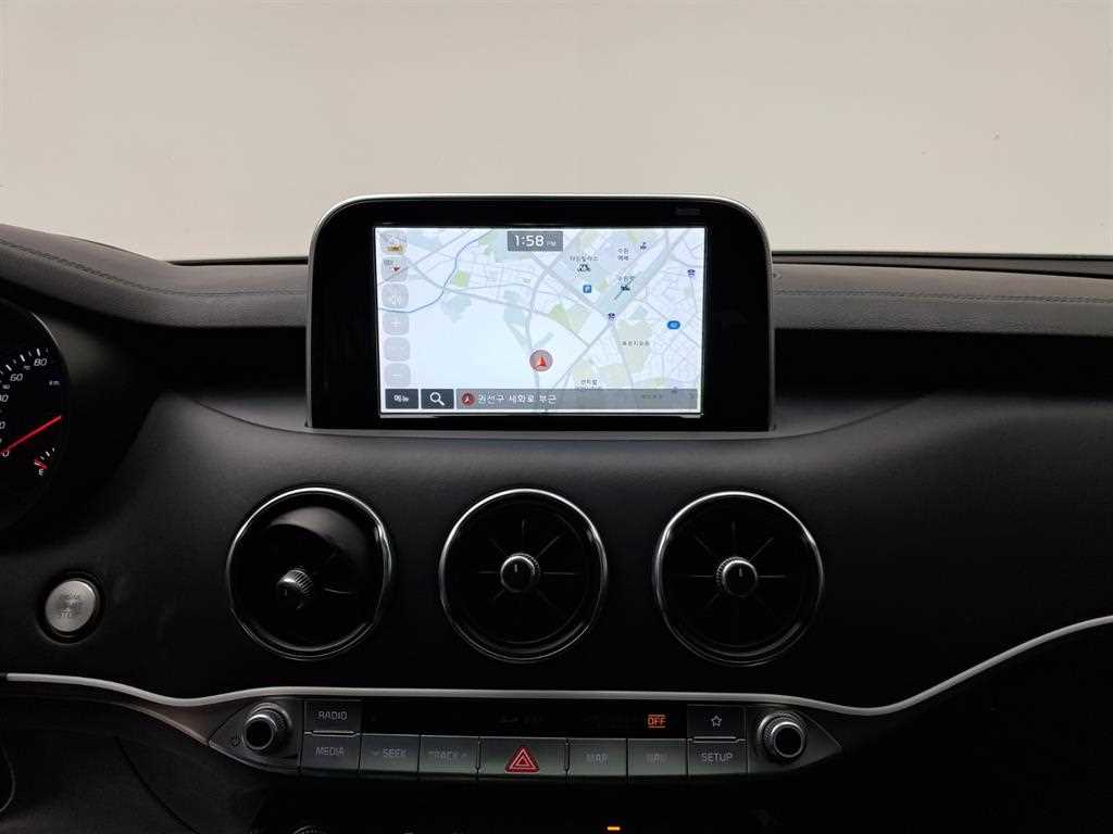 KIA Stinger - Vista 9