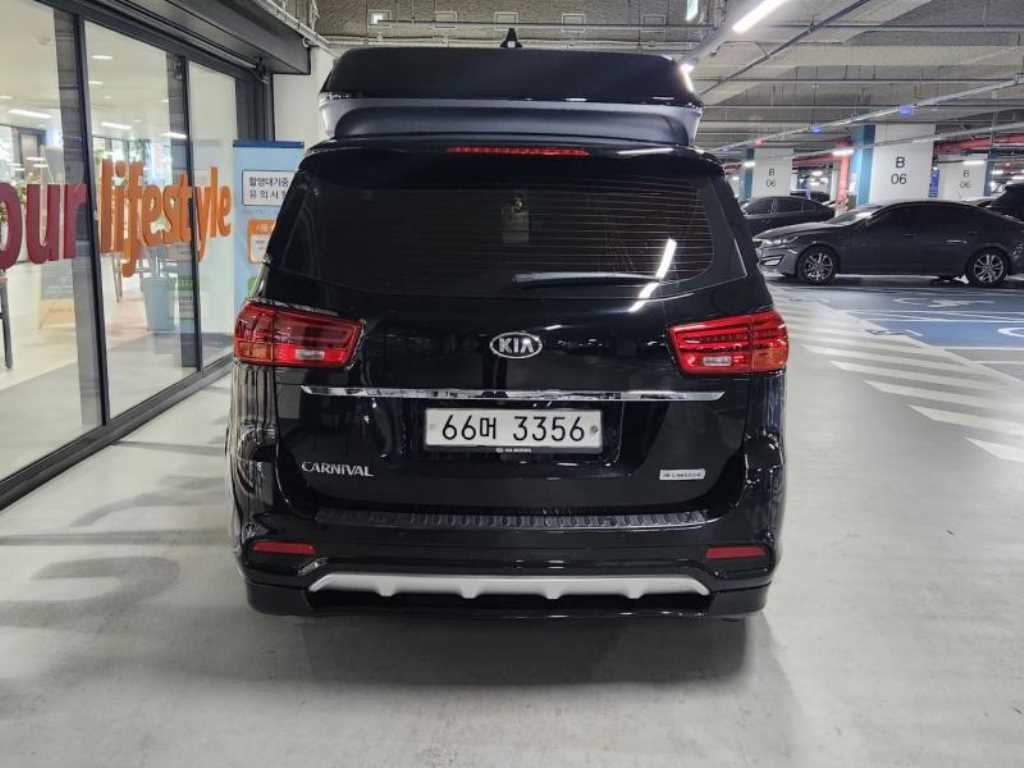 KIA Carnival - Vista 5
