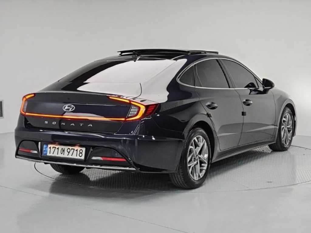 HYUNDAI Sonata - Vista 3