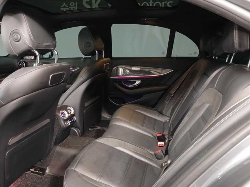 Mercedes Benz E class - Vista 8