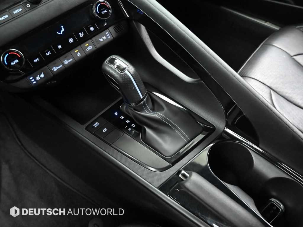 HYUNDAI Avante - Vista 9