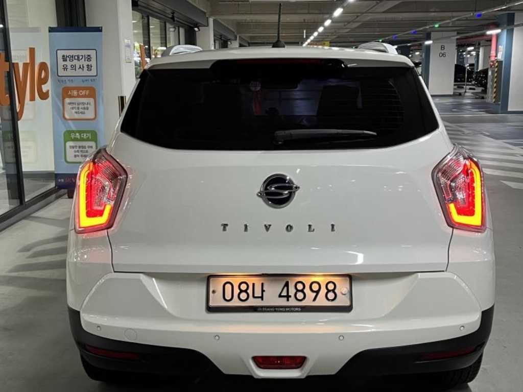 Ssangyong Tivoli - Vista 3