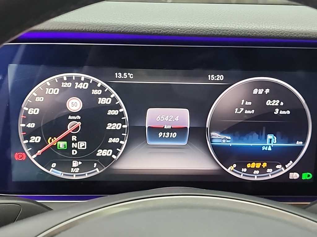 Mercedes Benz E class - Vista 6