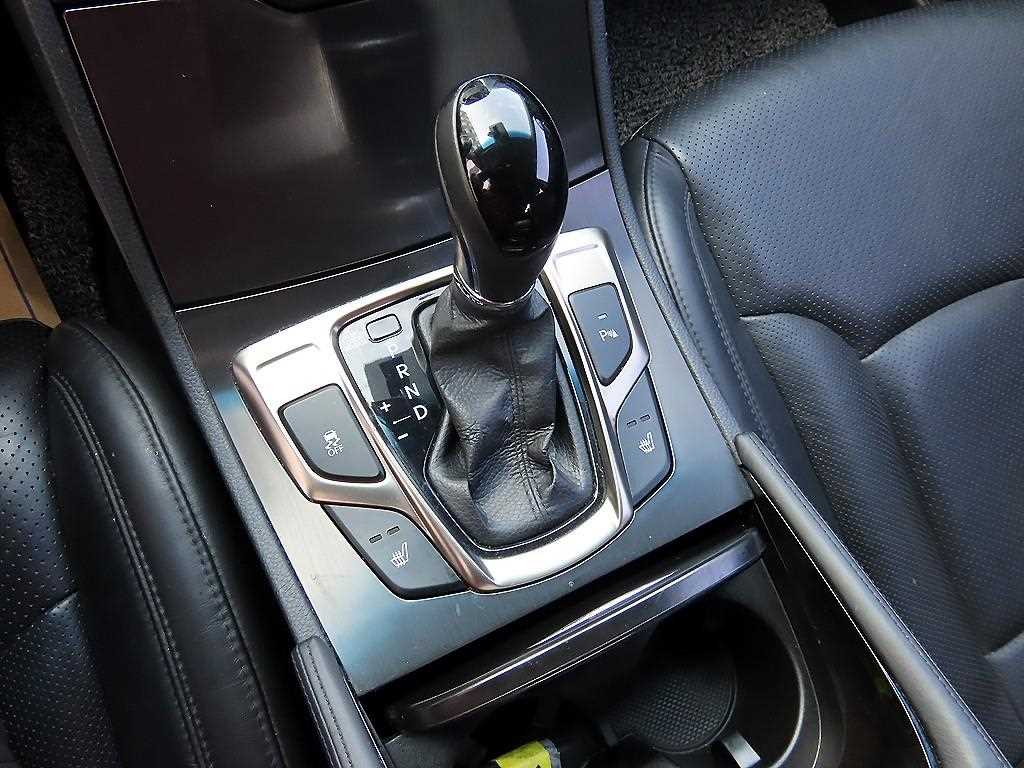 HYUNDAI Grandeur - Vista 10