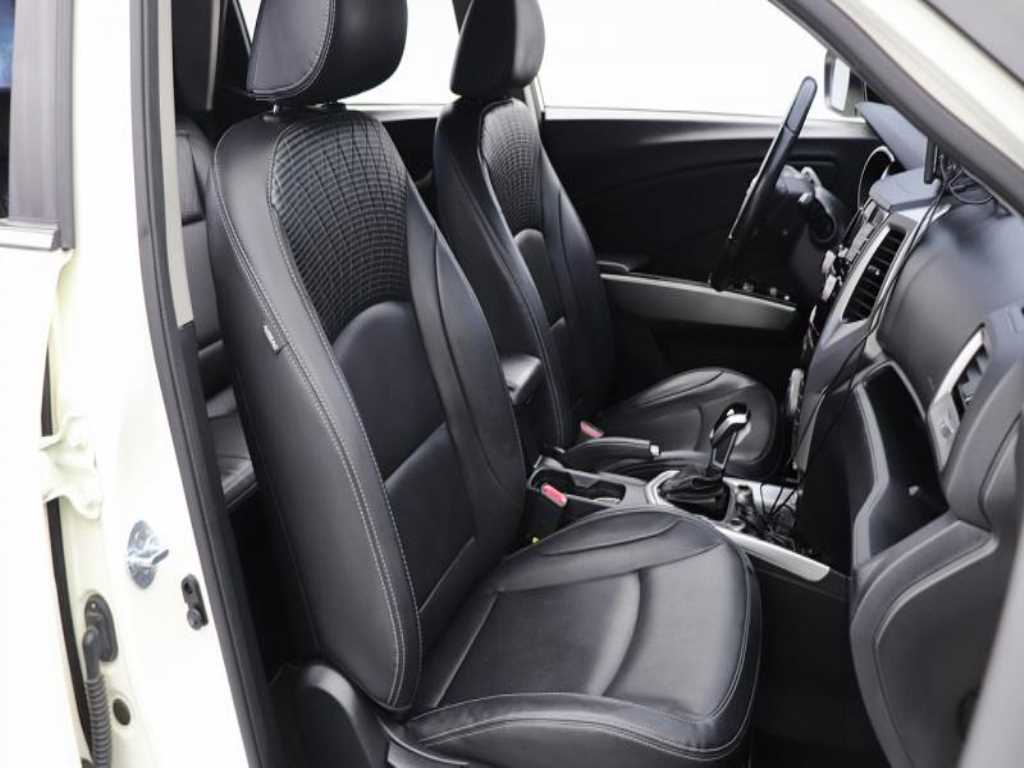 Ssangyong Tivoli - Vista 10