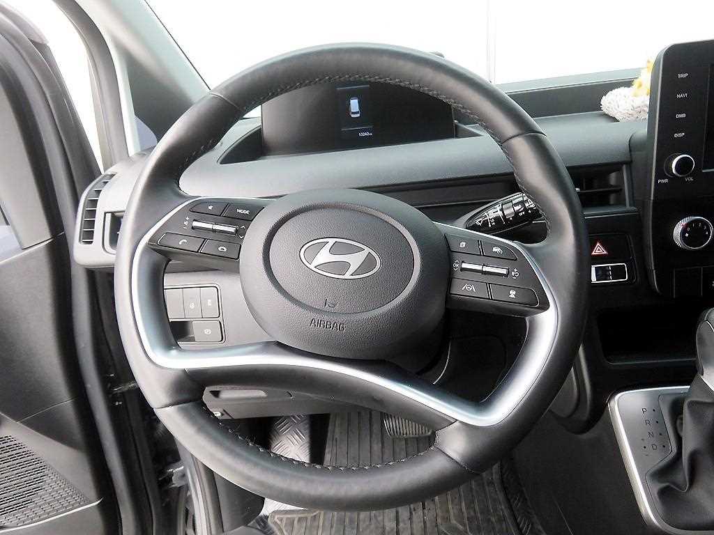 HYUNDAI Staria - Vista 10